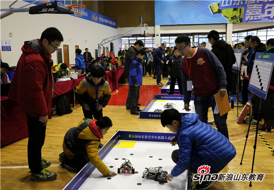 第五届山东省青少年机器人嘉年华在山东师大附中举行