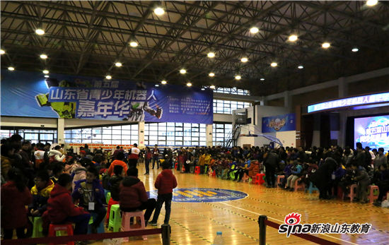 第五届山东省青少年机器人嘉年华在山东师大附中举行