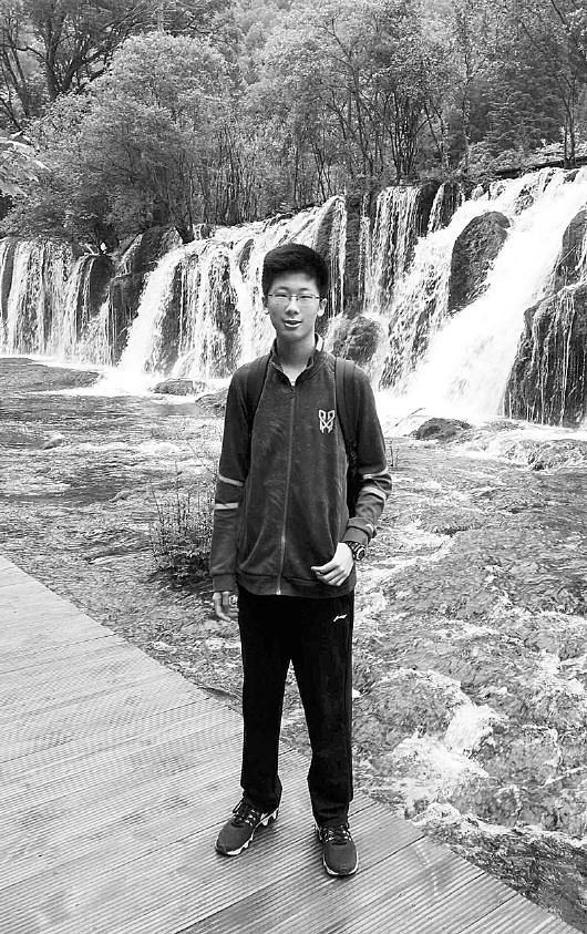 厉害了，济南这个男生高一就获顶级商学院破格录取资格！