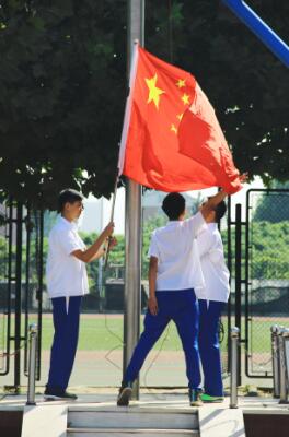 山东师大附中举行新学期第一次升旗仪式