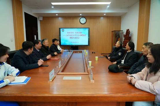 会议室里的人们 AI 生成的内容可能不正确。